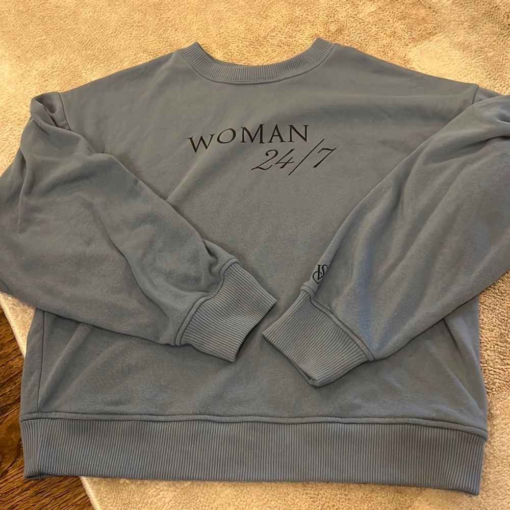 medium Woman 24/7 cozy Victoria’s Secret long sleeve